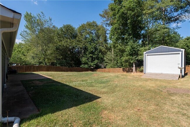 Building Photo - 4892 Raven Way NE