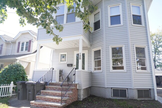 Primary Photo - 138 4th Ave