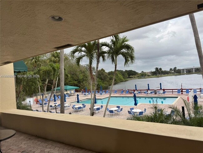 Building Photo - 9450 Poinciana Pl
