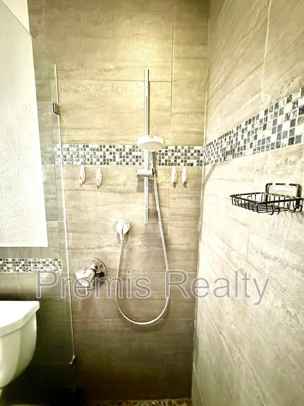 Building Photo - 2500 Winding Creek Blvd