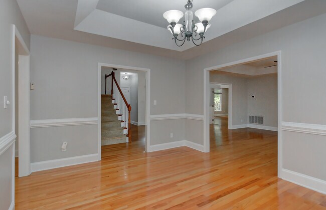 Building Photo - 801 Brightwood Ln