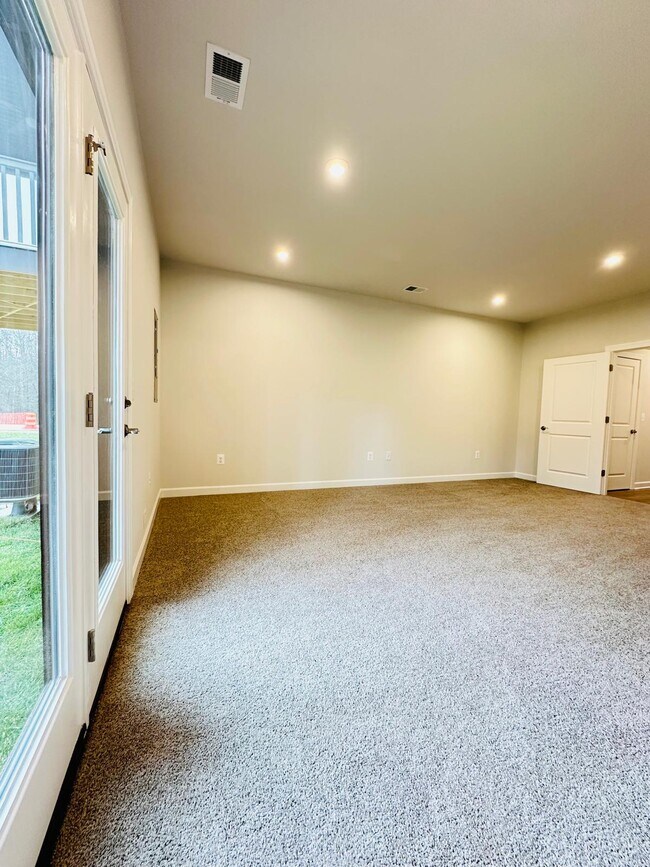 Building Photo - 3223 Horizon Rd