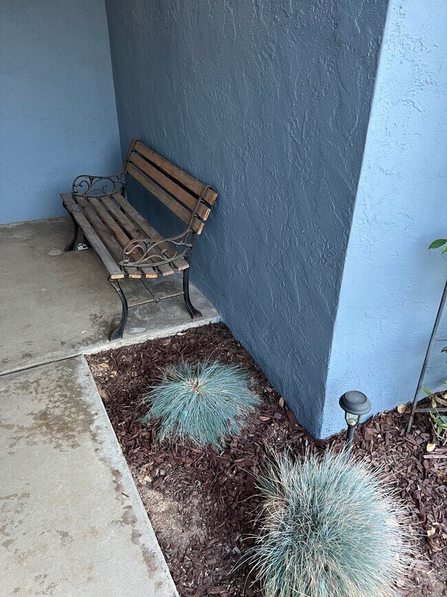 Building Photo - Rare Find!!!  Incredible 4  bedroom / 2 bath updated house in beautiful Clairemont!!!