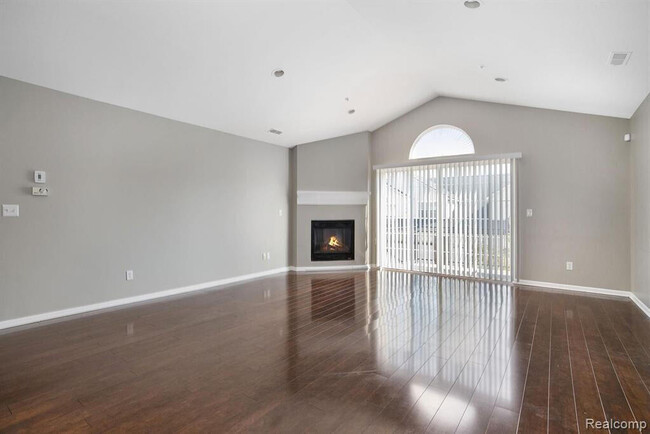 Building Photo - 24204 Alexa Dr