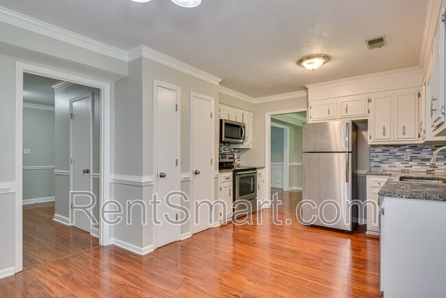 Building Photo - 493 Fairfield Way