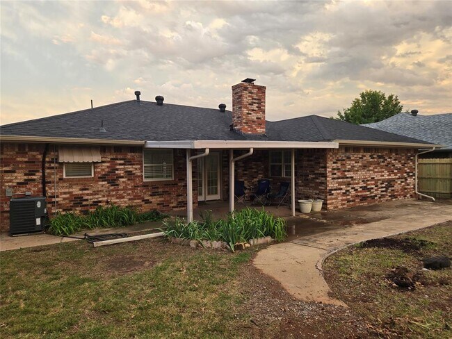 Building Photo - 4825 Eric Dr