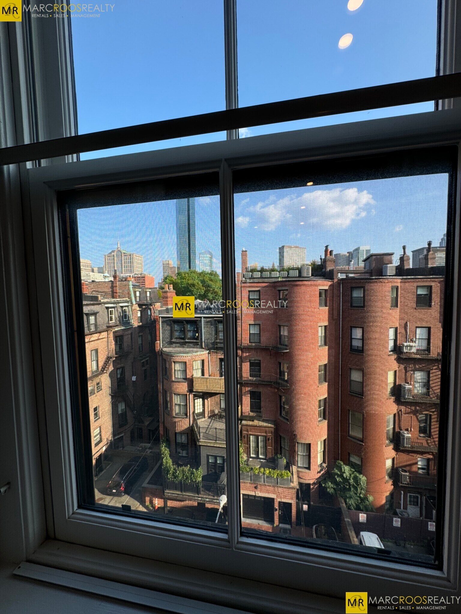 Building Photo - 265 Beacon St