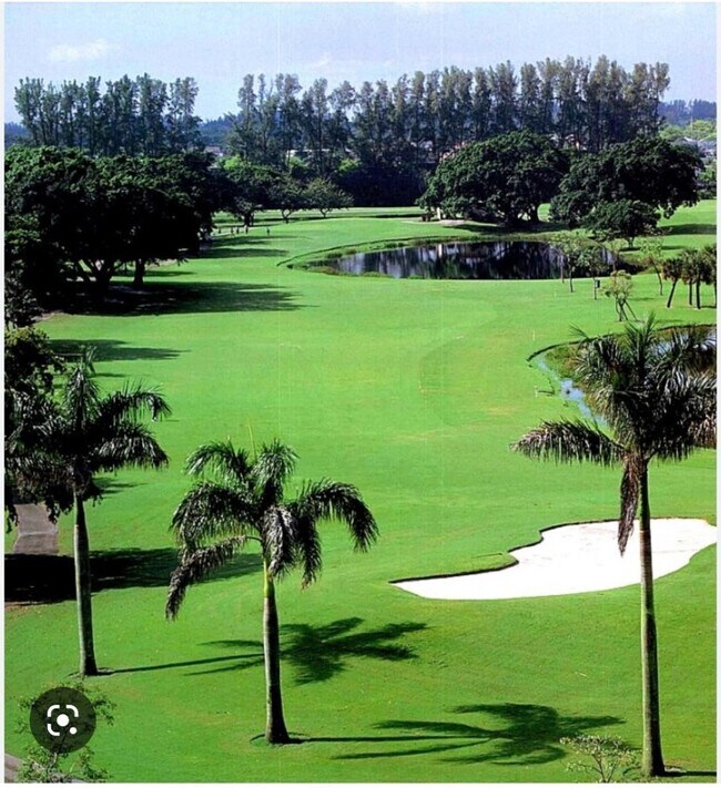 Building Photo - 9423 S Hollybrook Lake Dr