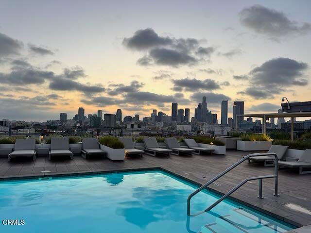 Building Photo - 530 S Hewitt St