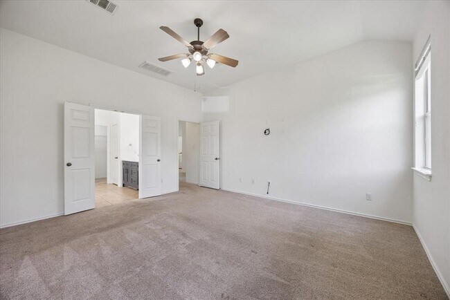 Building Photo - 43 White Magnolia Cir