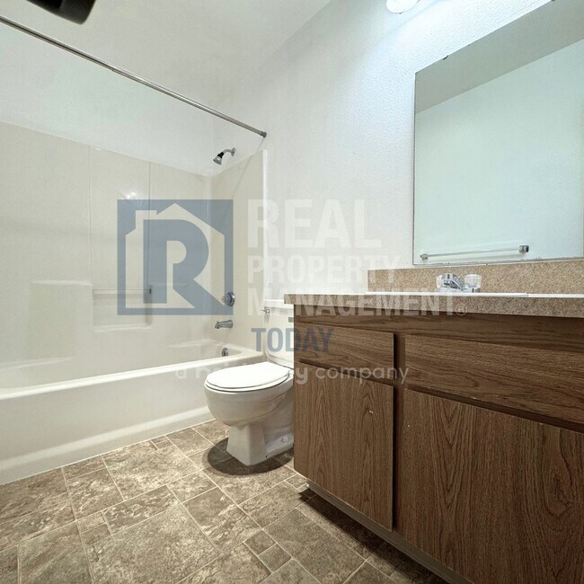 Building Photo - SJS 547 LLC - 15515 (Cascade group - Silver)