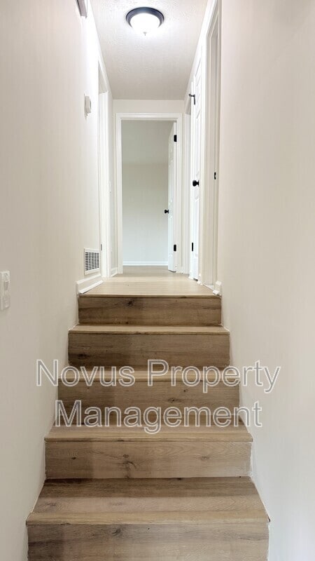 Building Photo - 105 Woodbine Dr