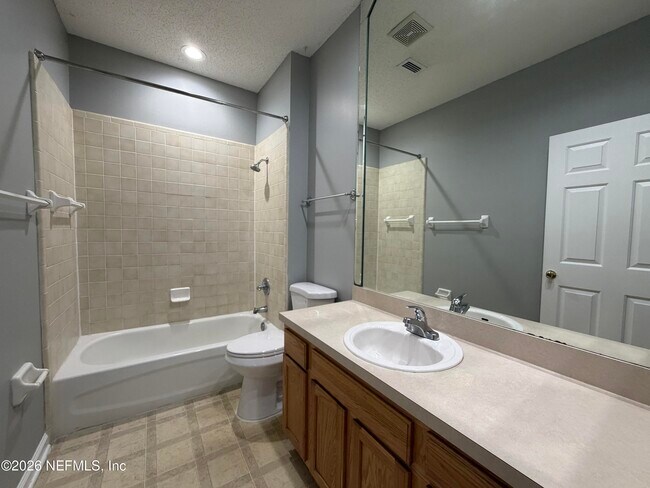 Building Photo - 3041 Southhall Ct