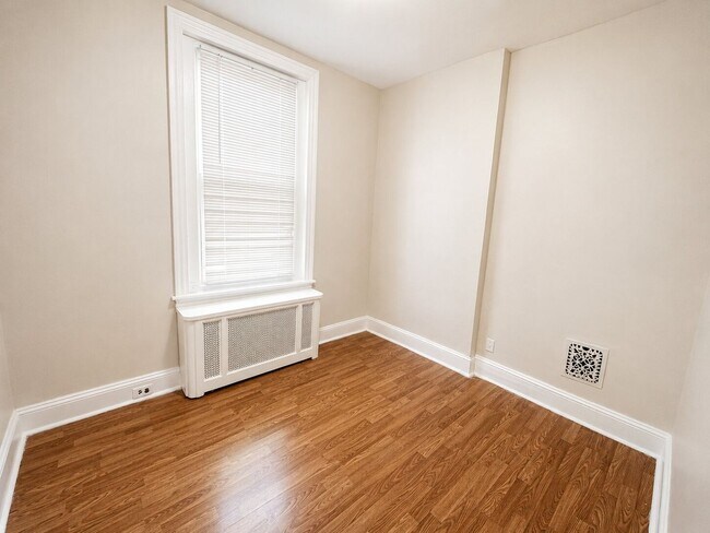 Building Photo - 2309 W Firth St
