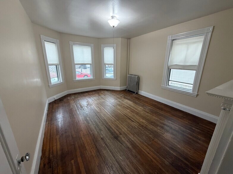 Building Photo - 74 Aldie St