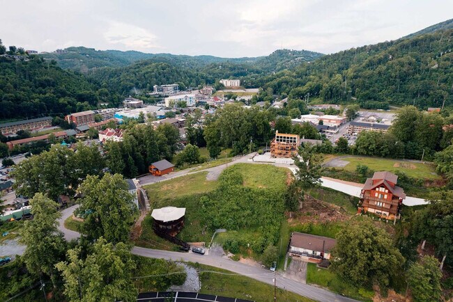 Building Photo - 157 W Holly Ridge Rd