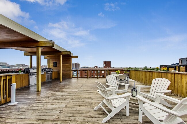 Building Photo - 1327 W Washington Blvd