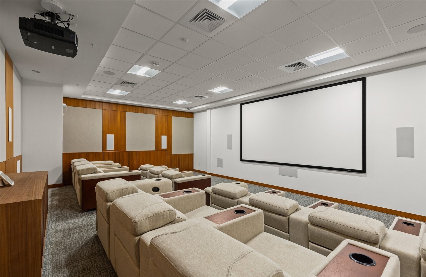 Building Photo - 1500 Rycroft St