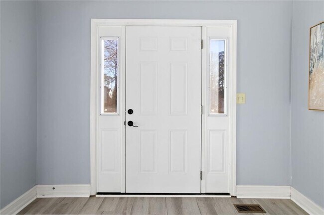 Building Photo - Beautifully Renovated 5-Bedroom, 4-Bath Home on Full Finished Basement!