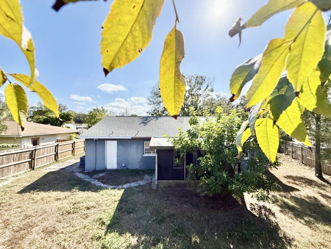 Building Photo - 6475 Cedarbrook Dr