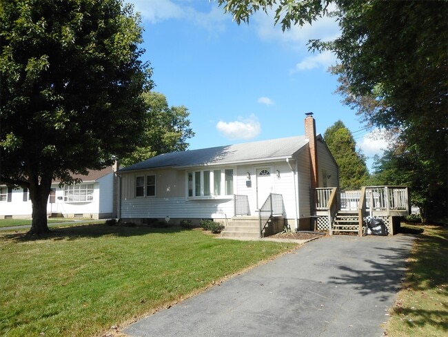 Building Photo - 117 Anderson Ave