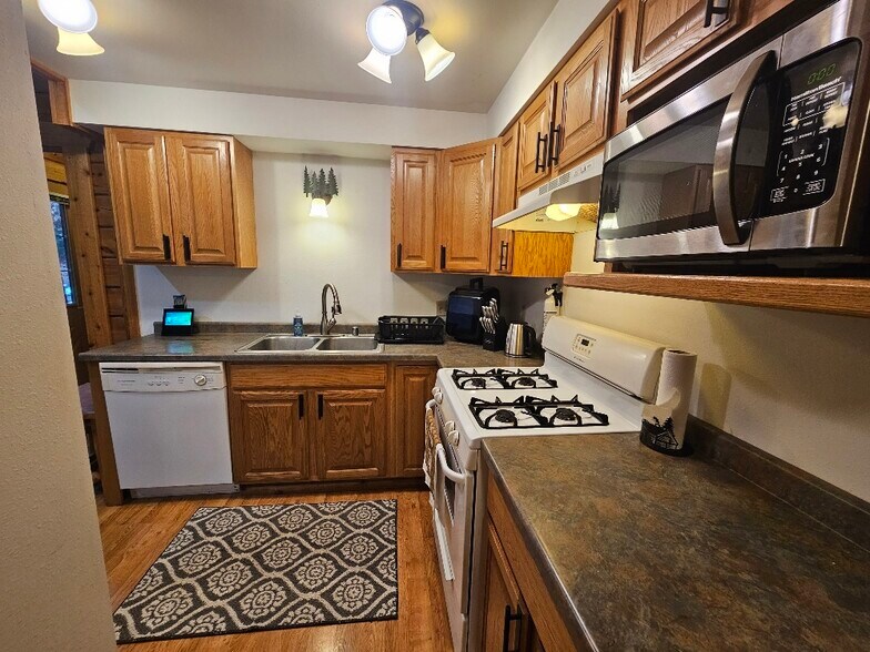 Building Photo - 619 Sandy Beach Ct