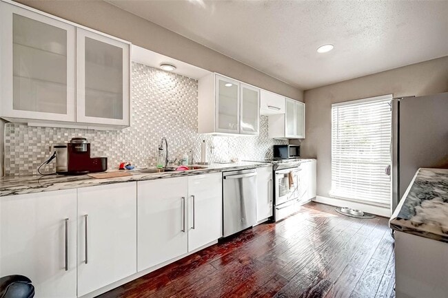 Building Photo - 6448 Olympia Dr