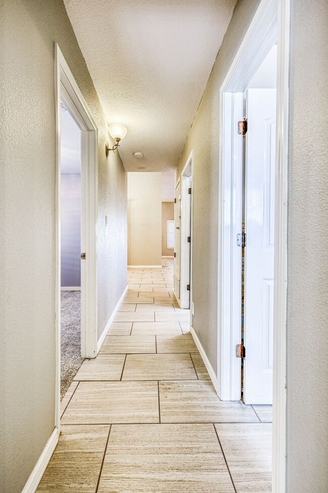 Building Photo - 5948 Anapaula Dr