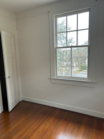 Building Photo - 609 Jefferson Ave