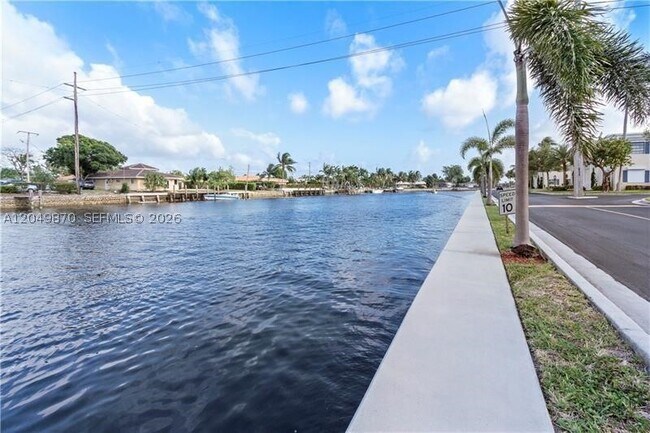 Building Photo - 110 Cypress Club Dr