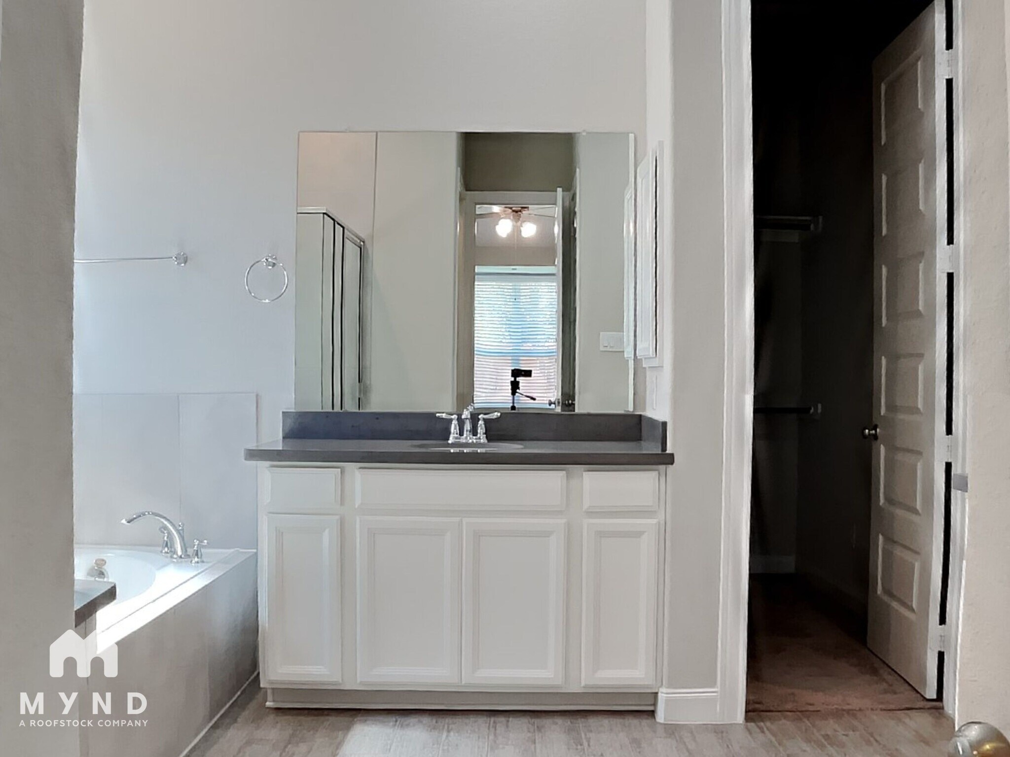 Building Photo - 24622 Windmill Canyon Ln