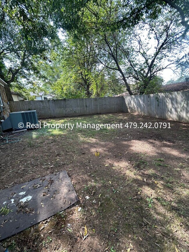 Building Photo - COMING IN JANUARY 2026 -  Bed 1 Bath HOUSE...