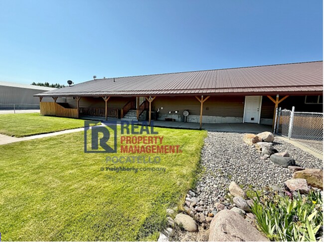 Building Photo - 13355 N Dekay Rd