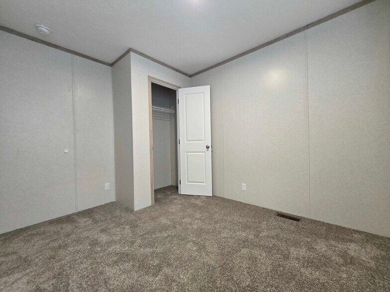 Building Photo - 52792 S Zacharias Ct
