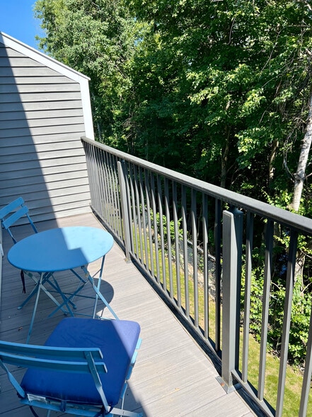 Balcony overlooking quiet woods - 120 Fisherville Rd