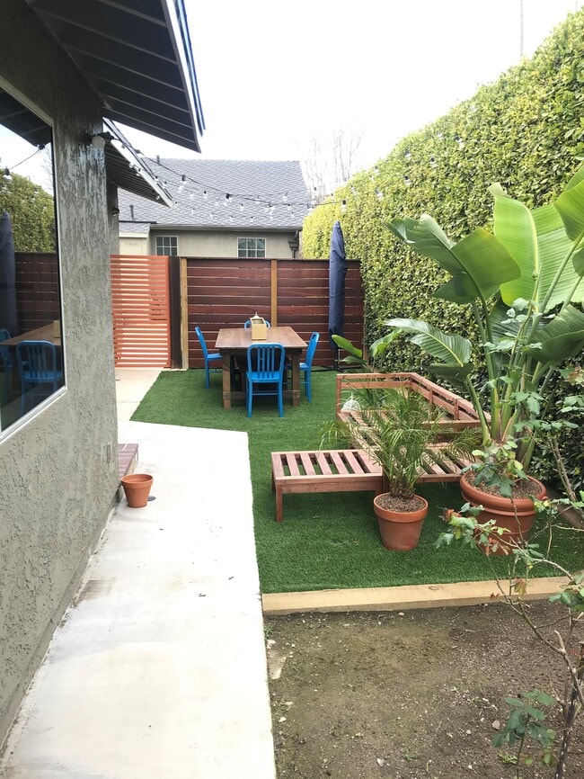 Building Photo - 4264 Grand View Blvd