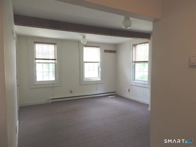 Building Photo - 90 Leetes Island Rd