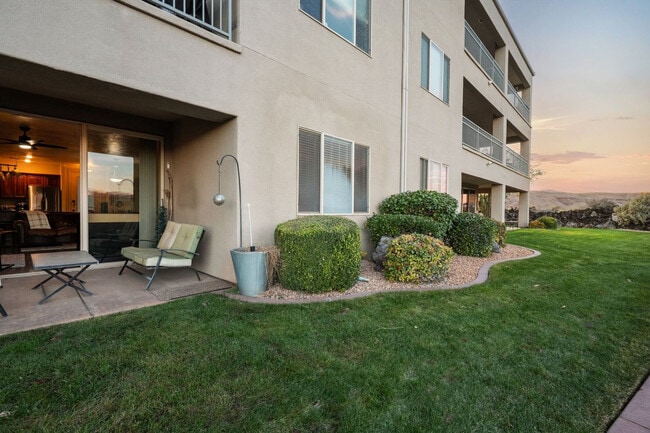 Building Photo - 225 N Country Ln