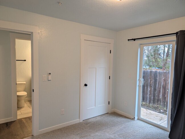 Building Photo - Brand New Single Level Home