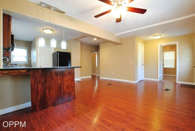 Building Photo - 3 br, 2 bath House - 6703 Lake St