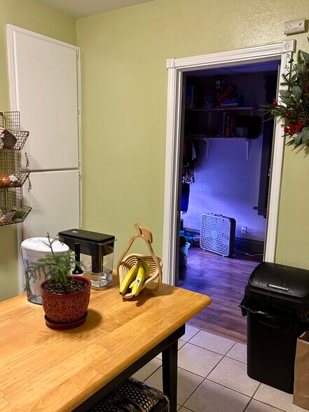 Building Photo - 419 N 43rd Ave W