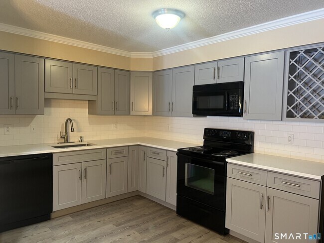 Building Photo - 505 Ashmead Cmns