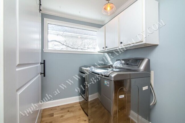 Building Photo - Beautiful Ranch Home in Brookside-Availabl...