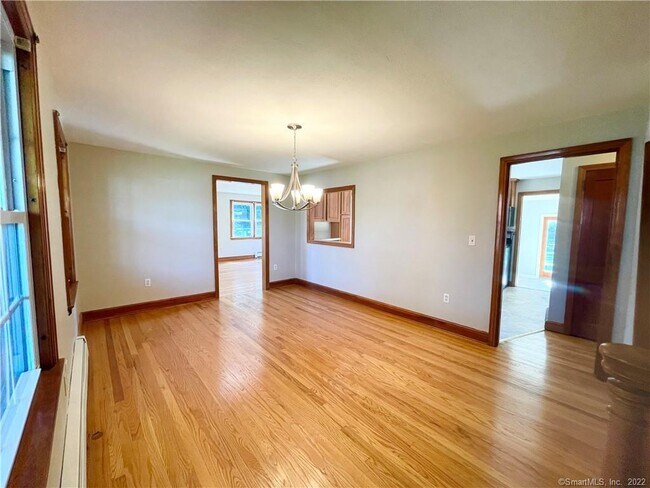 Building Photo - 341 Center Rd