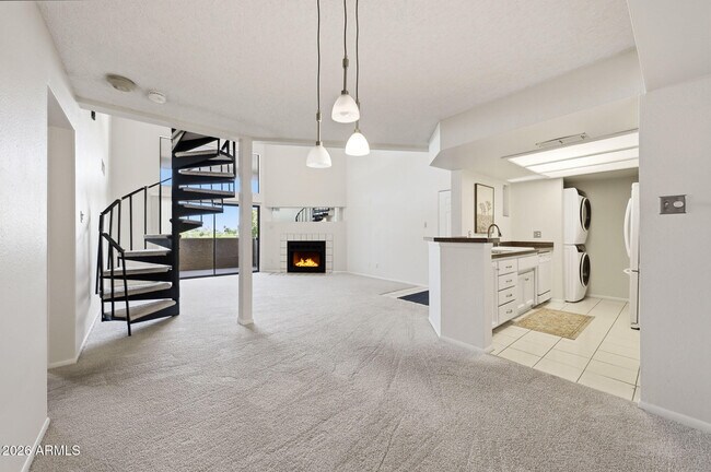 Building Photo - 7950 E Starlight Way