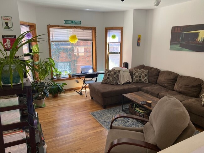 Building Photo - 632 W Patterson Ave