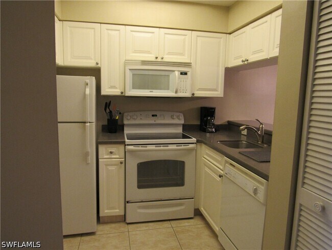 Building Photo - 3323 Olympic Dr