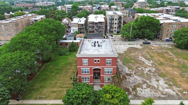 Building Photo - 6220 S Kenwood Ave