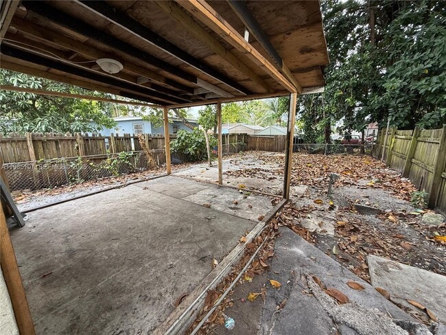 Building Photo - 8203 NW 5th Ct