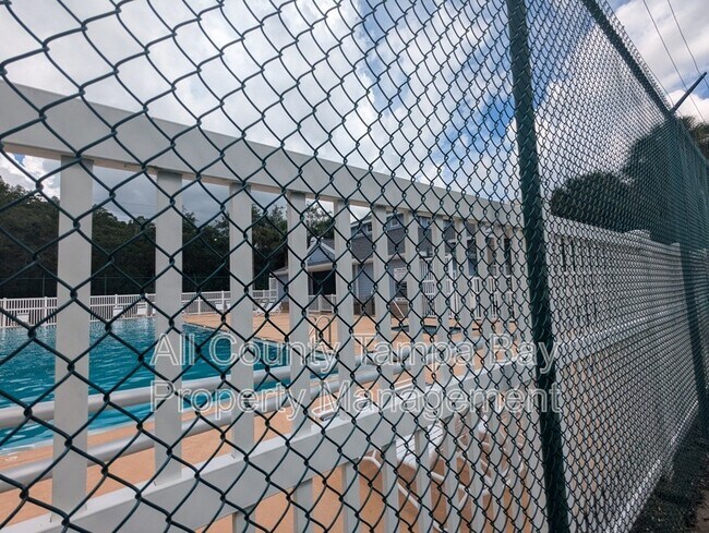 Building Photo - 9448 Charlesberg Dr